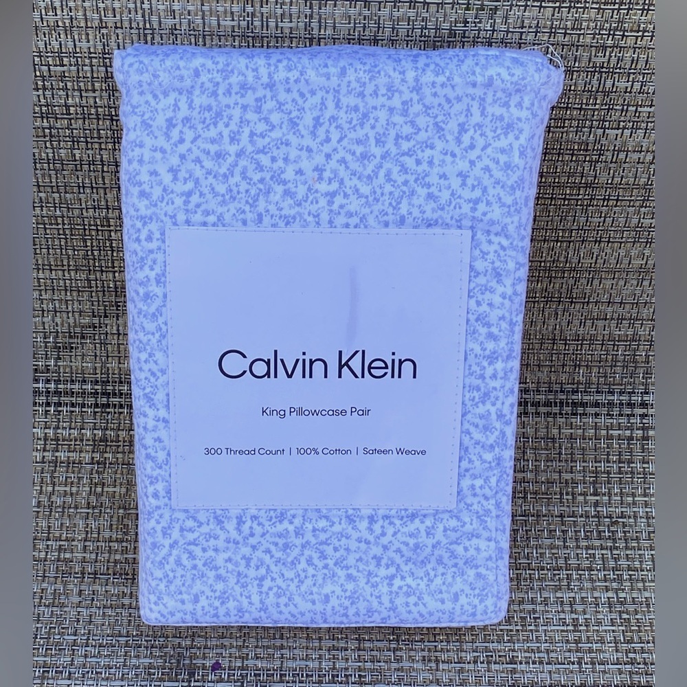 Calvin Klein Abstract Ditsy Floral Blue Cotton KING Pillowcase Set 2pc - Picture 3 of 7